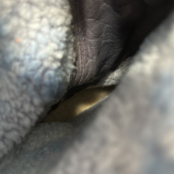 Rare and Unique UGG boots! Beautiful purples and blues with a touch of gold. - Picture 15 of 16